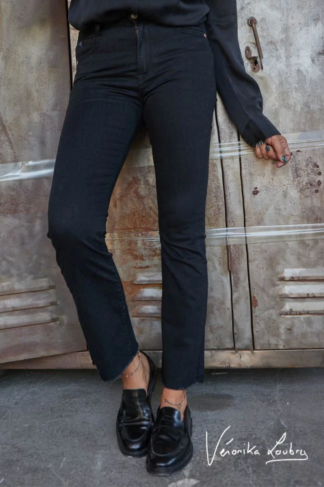 LE TEMPS DES CERISES Trompette By Véronika Loubry Jeans Noir N°0 4 LE TEMPS DES CERISES Trompette By Véronika Loubry Jeans Noir N°0 – Image 2