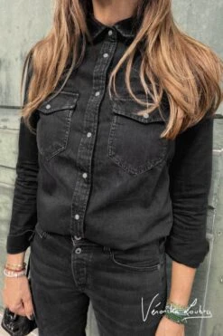 LE TEMPS DES CERISES Chemise En Jeans Josy Noire By Véronika Loubry 10 LE TEMPS DES CERISES Chemise En Jeans Josy Noire By Véronika Loubry -Le Temps Des Cerises 222 fjosy000w1424ve 0403 imaged2