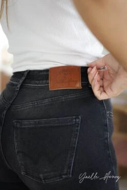 LE TEMPS DES CERISES COLLAB @YAELLE_HENRY Henry 400/17 Mom Taille Haute 7/8ème Jeans Noir N°1 -Le Temps Des Cerises 222 jf417basw1402ya 0403 imaged6