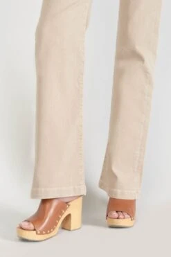 LE TEMPS DES CERISES Sormiou Flare Jeans Beige Sable -Le Temps Des Cerises 231 jfsormiouwpig 1191 imaged6
